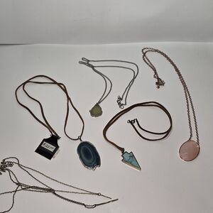 Elegant Blue and Gold Pendant Necklace